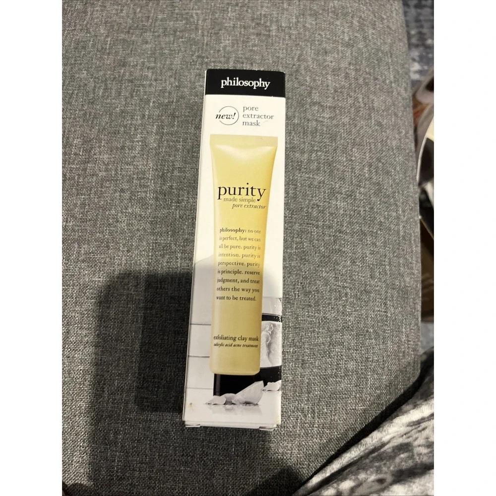 Philosophy Purity Made Simple Pore Extractor Clay Mask- 2.5 oz  New in Box
